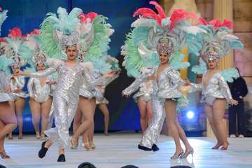 La XIII Gala de la Integración viste el escenario del Carnaval de La Tierra con el desfile de sus participantes/Lpcarnaval.